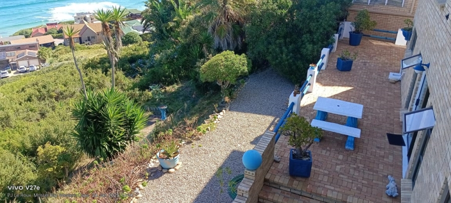 To Let 5 Bedroom Property for Rent in Dana Bay Western Cape